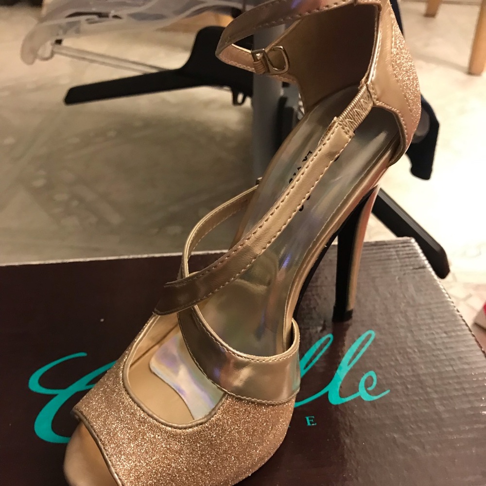 Prom shoes - Picture 1 of 3
